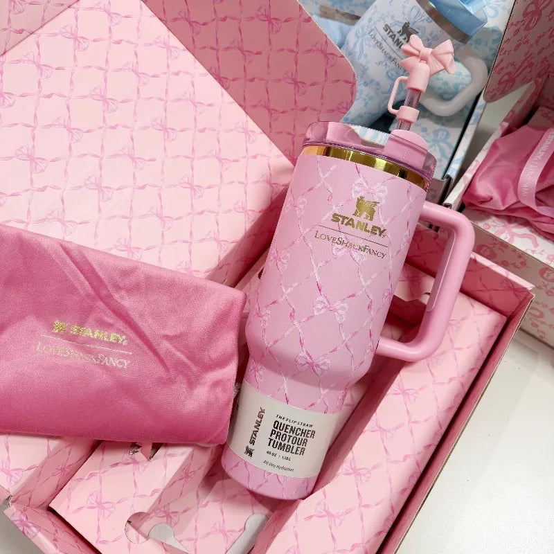 Vaso Stanley x LoveShackFancy 40oz | Diseño Floral Rosa | Doble Pared, Acero Inoxidable, Hermético